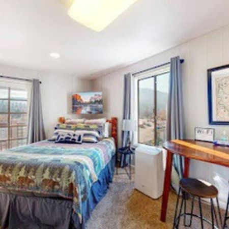 Couples Hideout In Heart Of Oakhurst Esterno foto