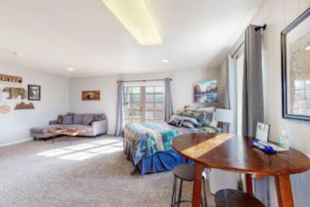 Couples Hideout In Heart Of Oakhurst Esterno foto