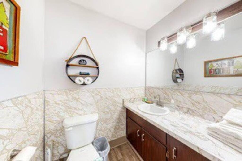 Couples Hideout In Heart Of Oakhurst Esterno foto