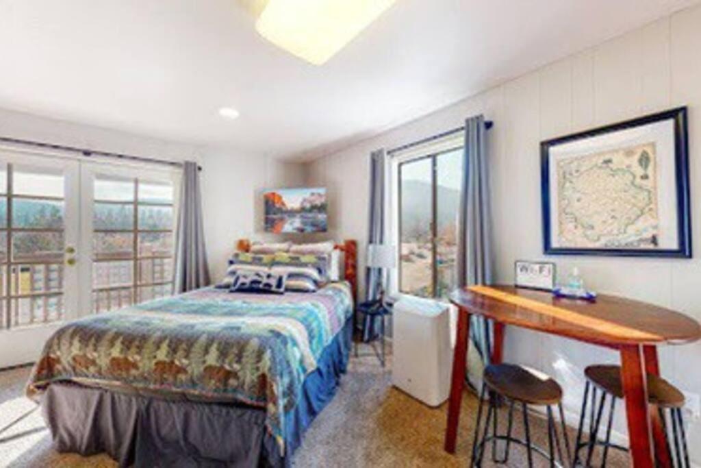 Couples Hideout In Heart Of Oakhurst Esterno foto
