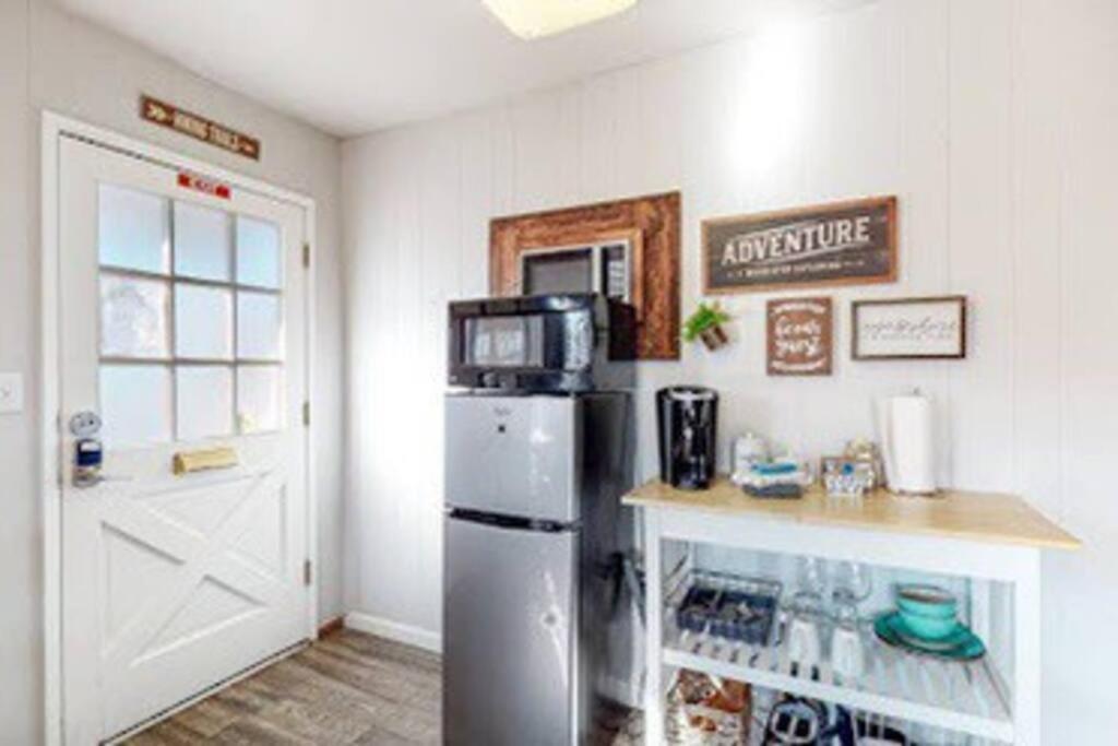 Couples Hideout In Heart Of Oakhurst Esterno foto